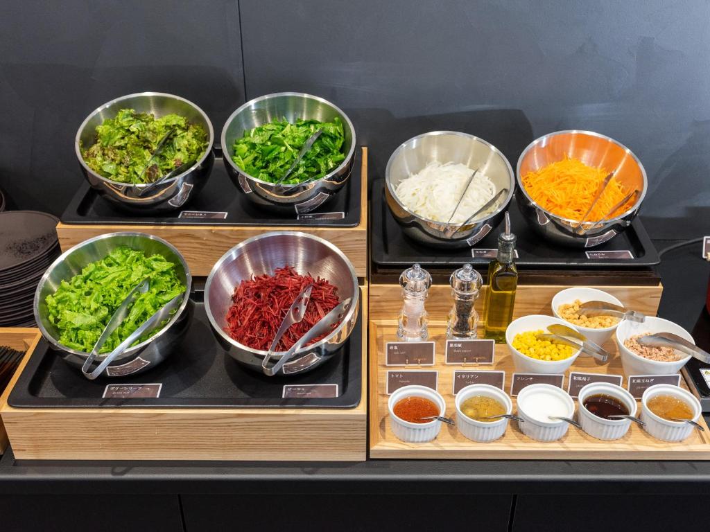 Super Hotel Premier Akihabara Salad Bar