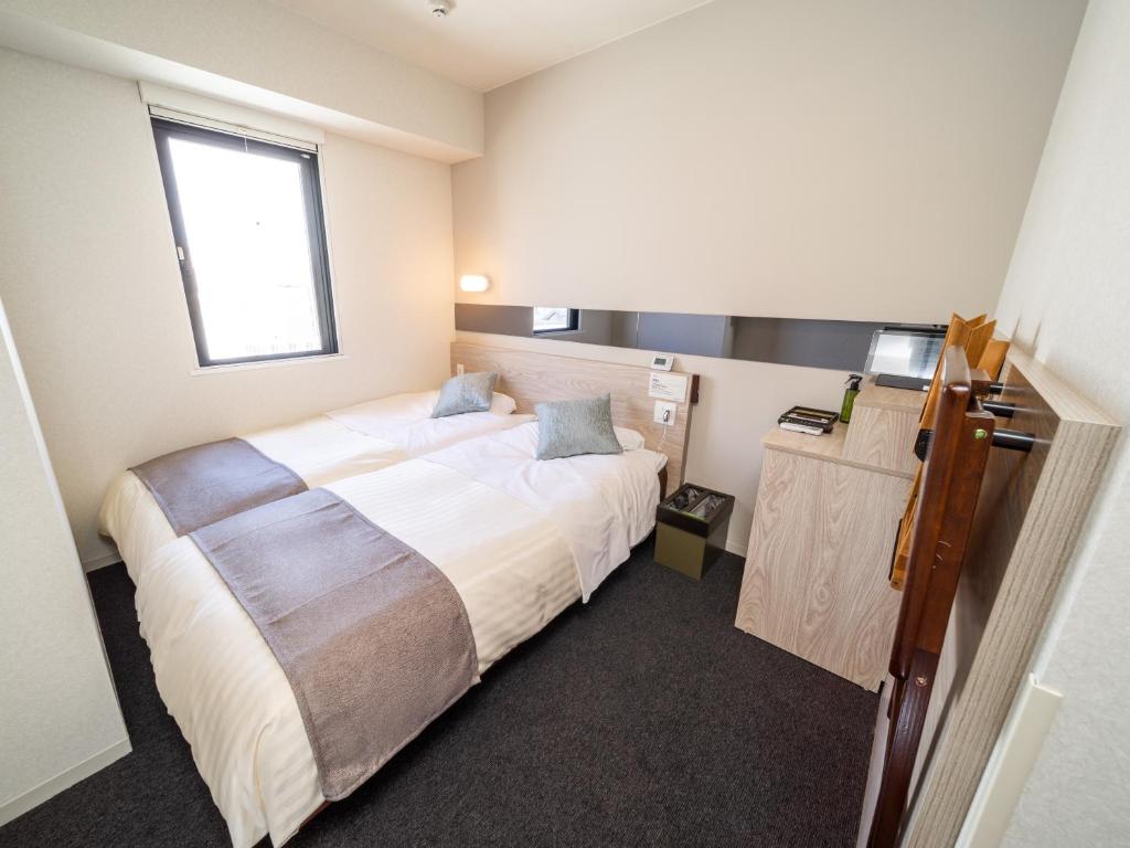 Super Hotel Premier Akihabara Twin Room