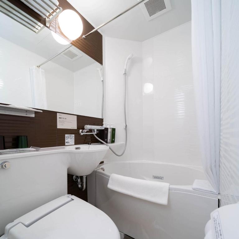 Super Hotel Premier Ginza Bathroom