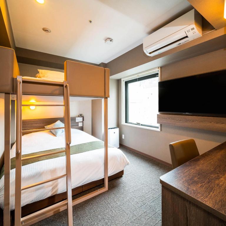 Super Hotel Premier Ginza Bunk Bed Room