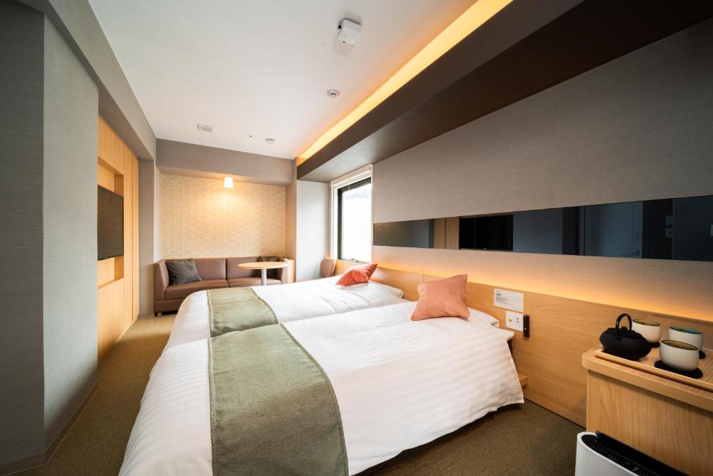 Super Hotel Premier Ginza Twin Room
