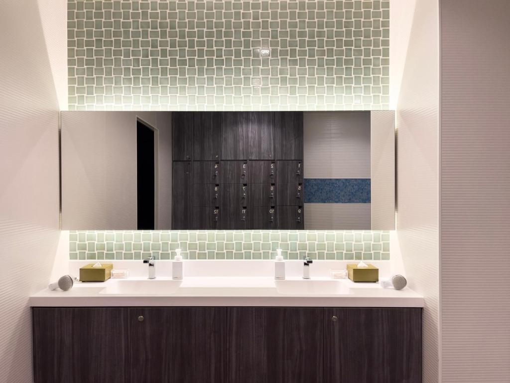 Super Hotel Premier Ikebukuro Natural Hot Spring Bathroom Vanity