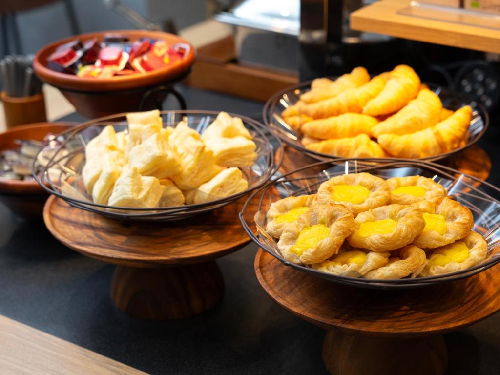 Super Hotel Shinjuku Kabukicho Breakfast Pastries