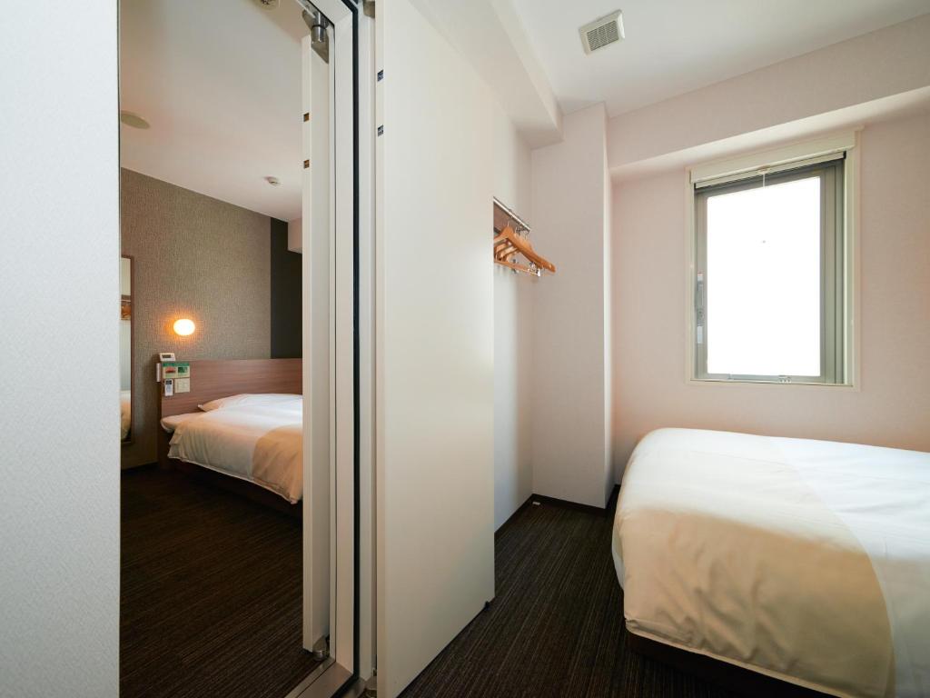 Super Hotel Shinjuku Kabukicho Connecting Twin Room