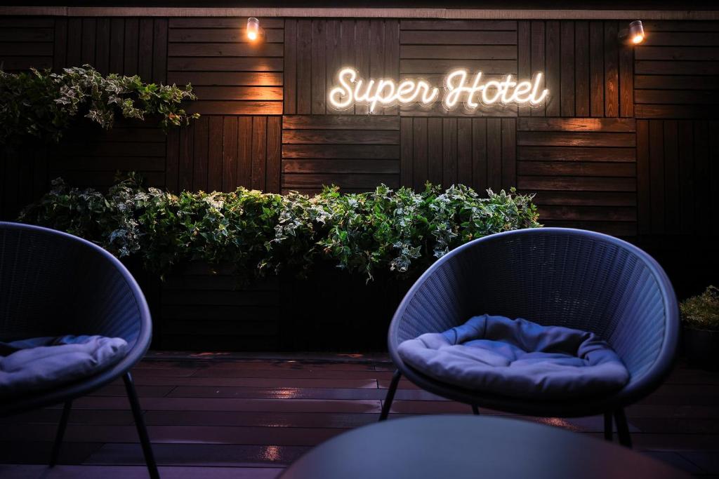 Super Hotel Utsunomiya Neon Sign Patio