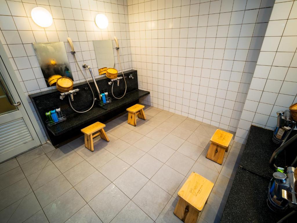 Super Hotel Yokkaichi R1 Bathhouse Washing Area