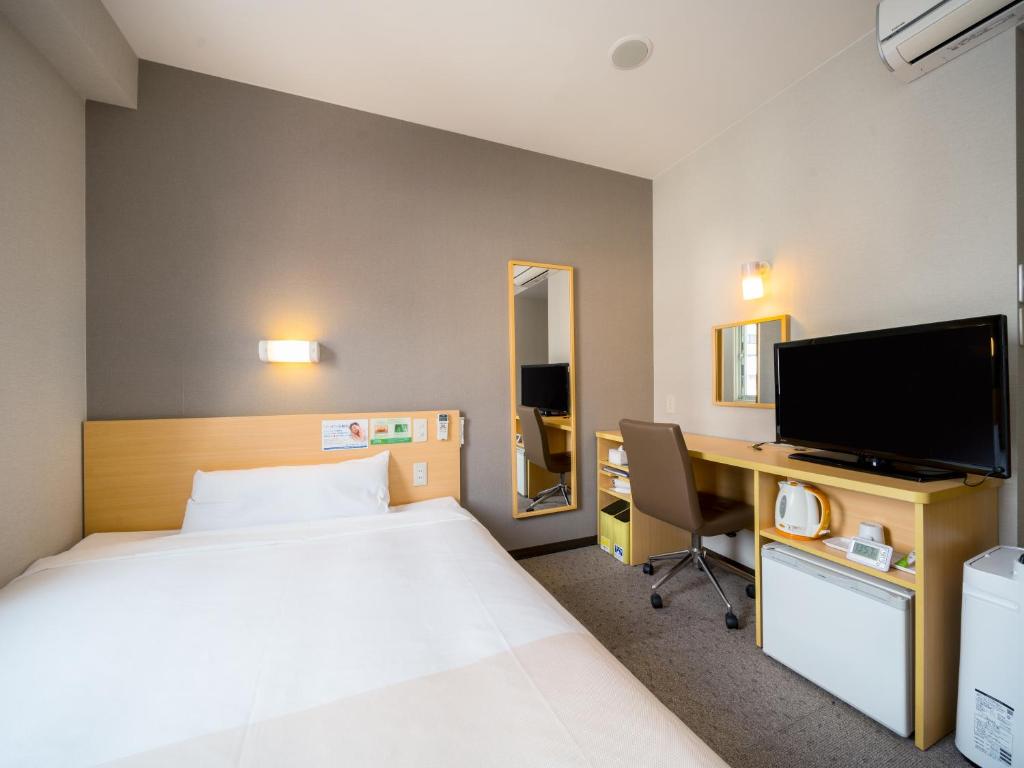 Super Hotel Yokkaichi R1 Double Room