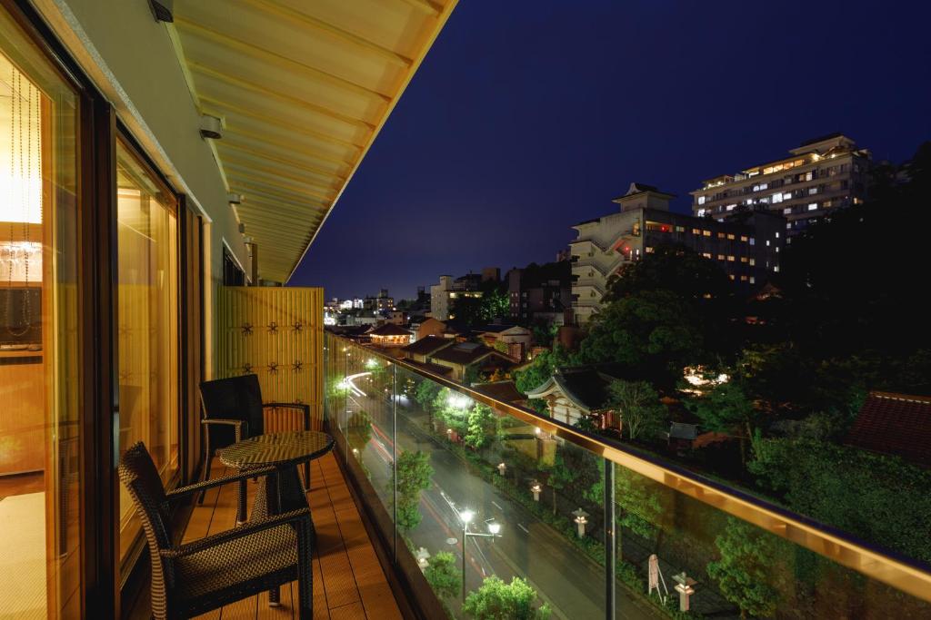 Tachibana Shikitei Night Balcony View
