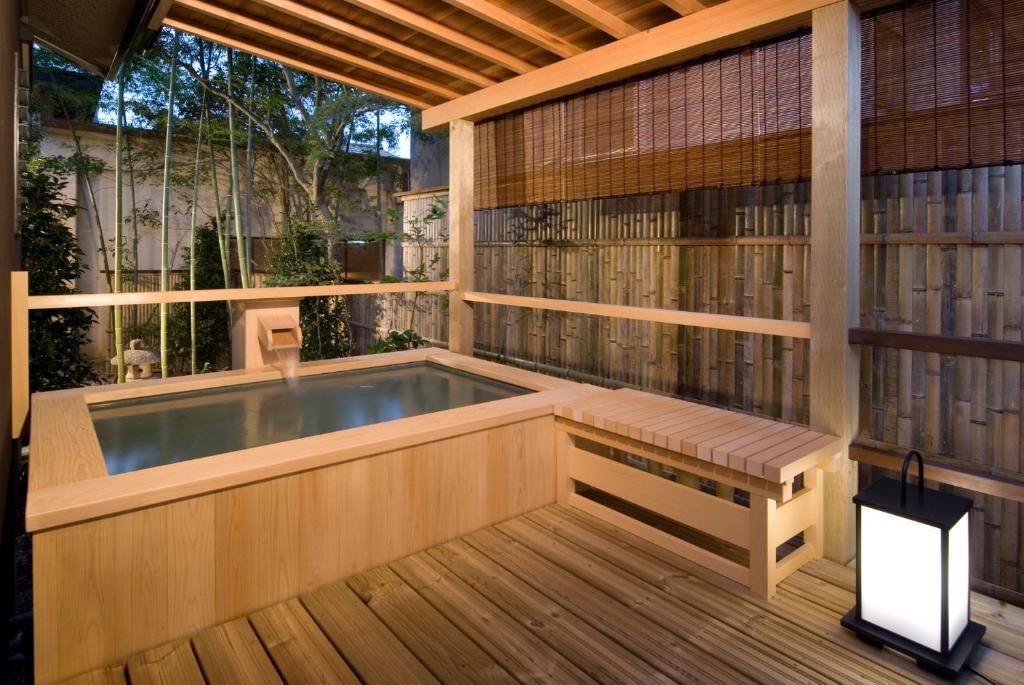 Takashimaya Open Air Bath