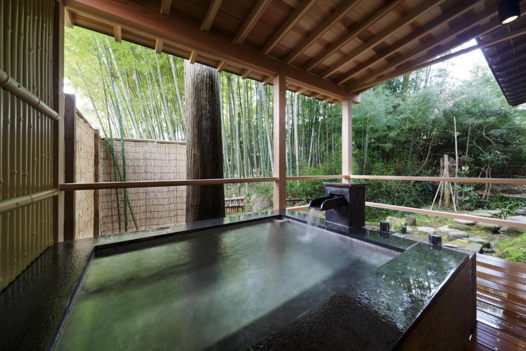 Takashimaya Open Air Onsen