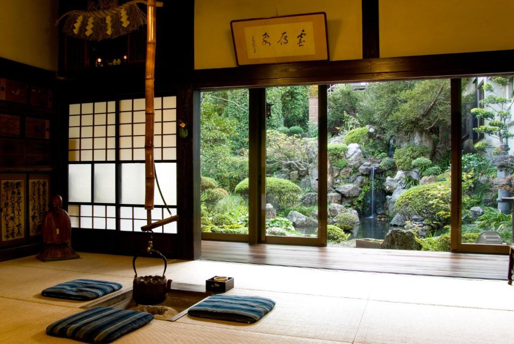 Takashimaya Ryokan Tatami Room Garden View