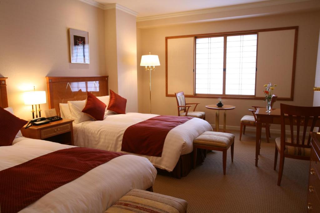 Takayama Green Hotel Twin Room