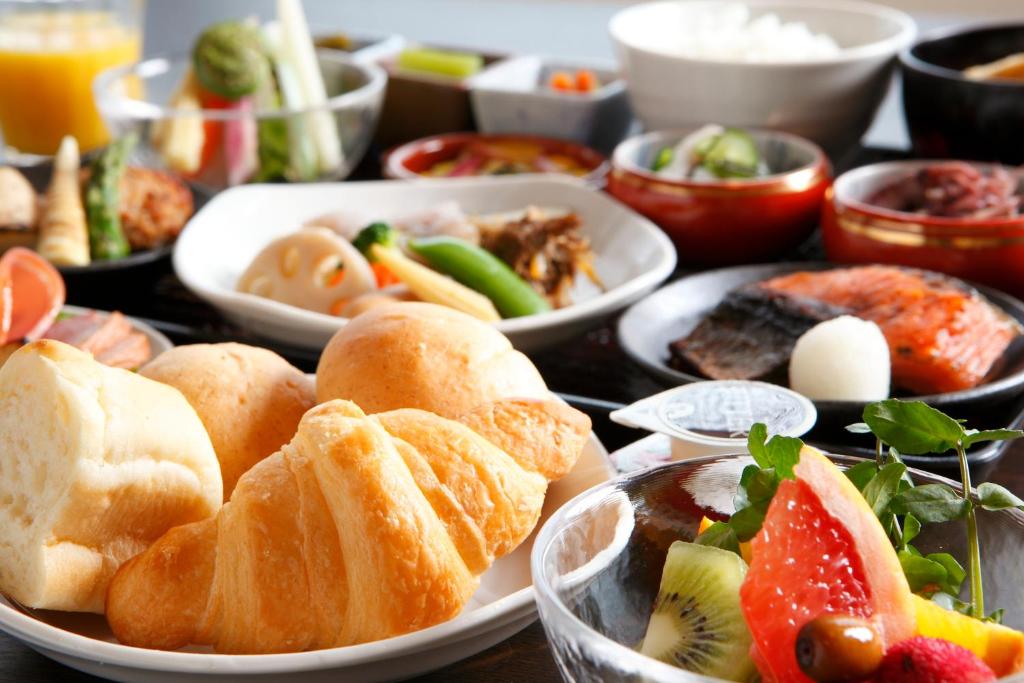 Takayama Ouan Hotel Breakfast Spread