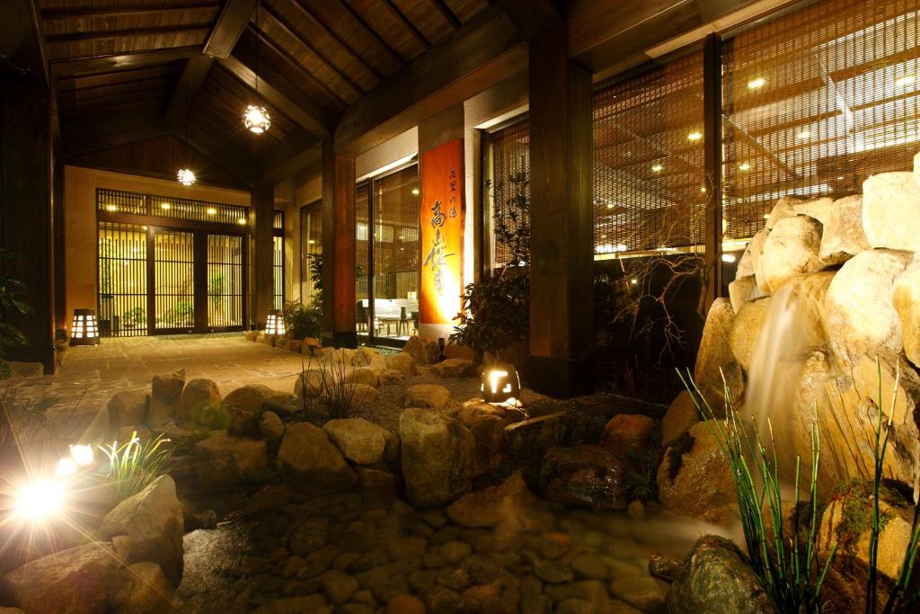 Takayama Ouan Hotel Indoor Garden Waterfall