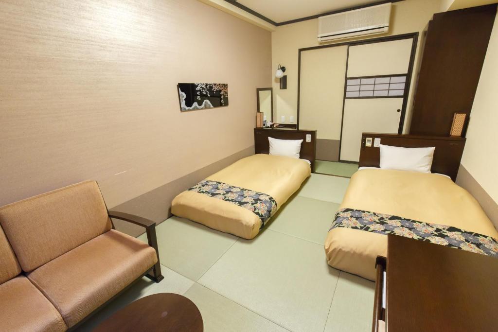Takayama Ouan Hotel Tatami Twin Room