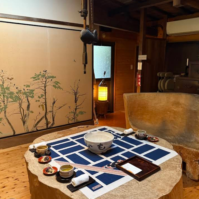 Takimi House Traditional Dining Room
