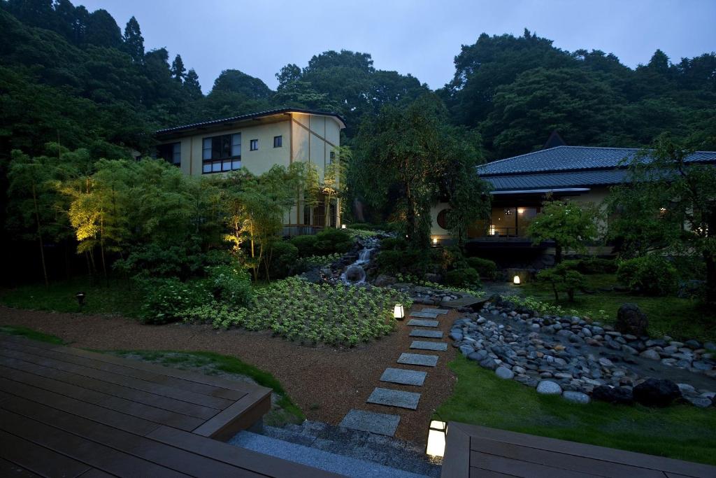 Takitei Ryokan Garden Exterior