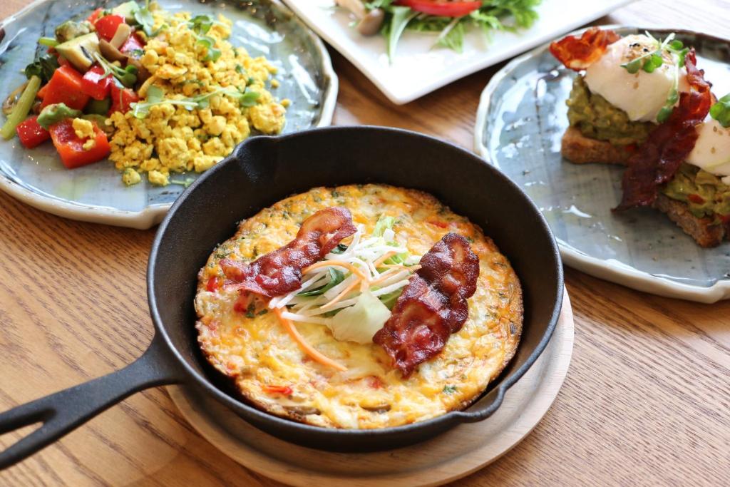 The Address Akakura Breakfast Skillet