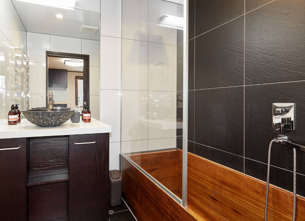 The Address Akakura Modern Bathroom