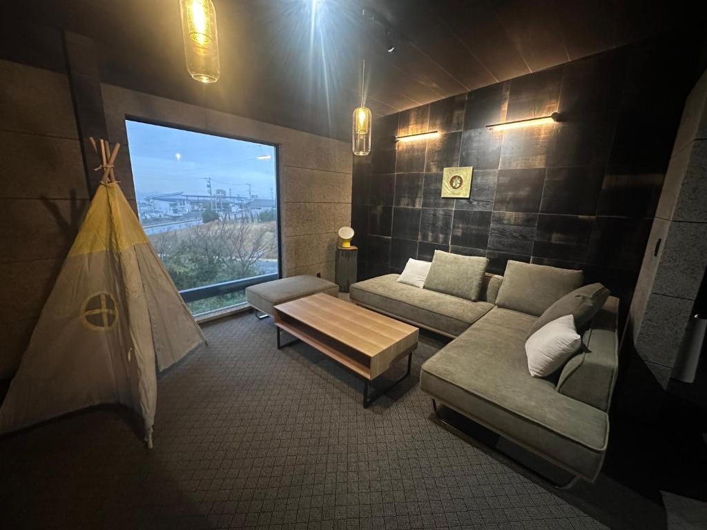 The Cape Lounge Room