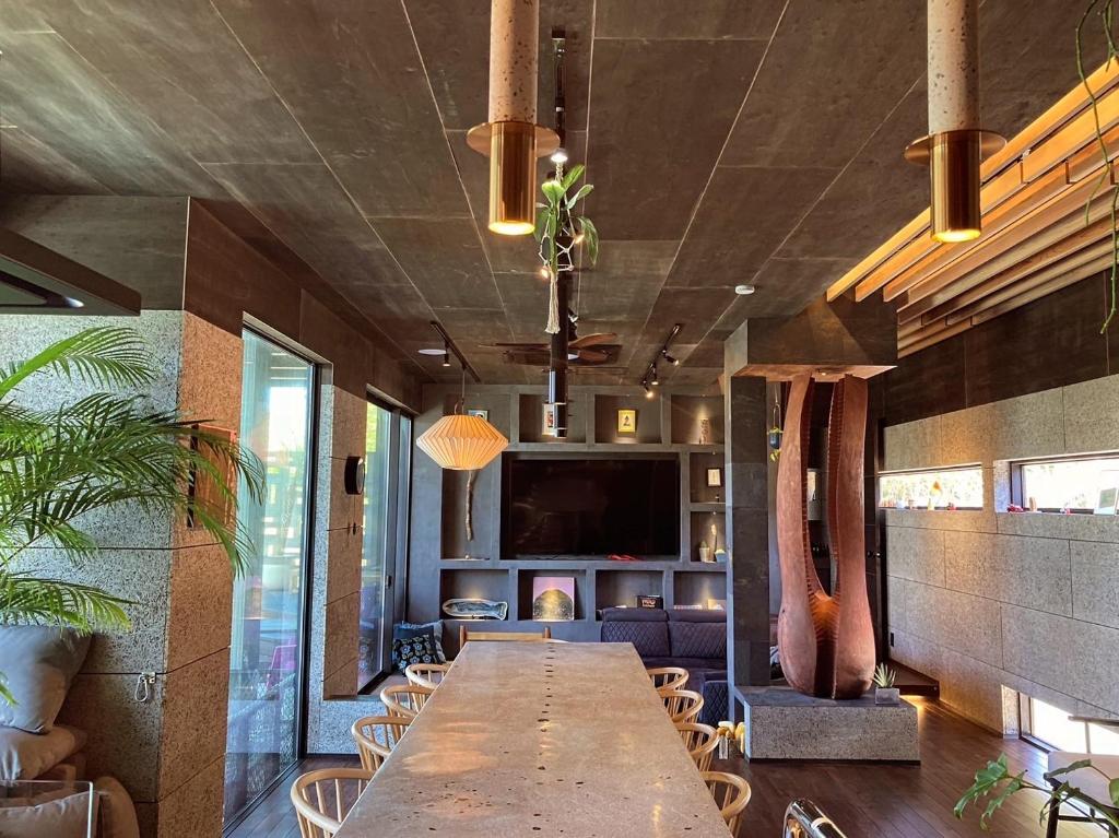 The Cape Modern Lounge