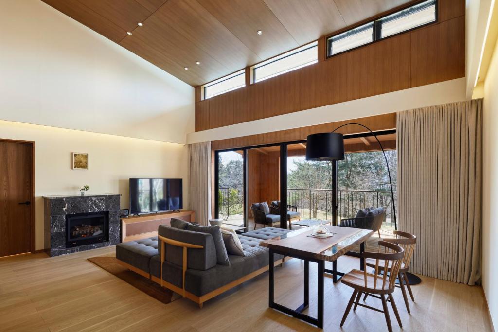 The Hiramatsu Karuizawa Miyota Living Room