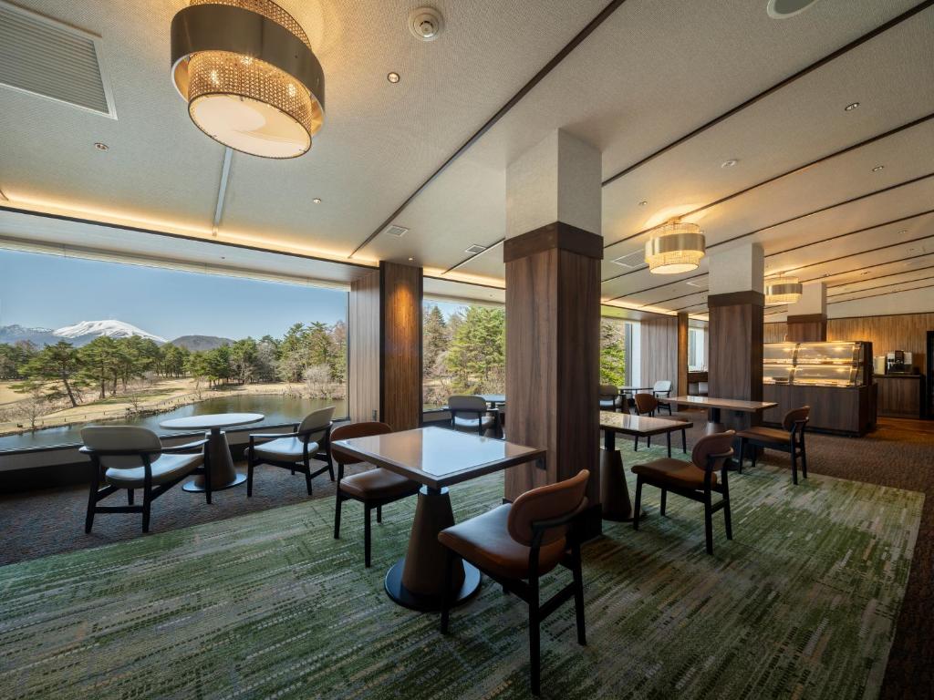 The Prince Karuizawa Lounge Lake View