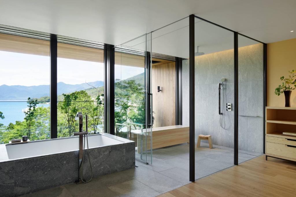 The Ritz Carlton Nikko Lakeview Bathroom