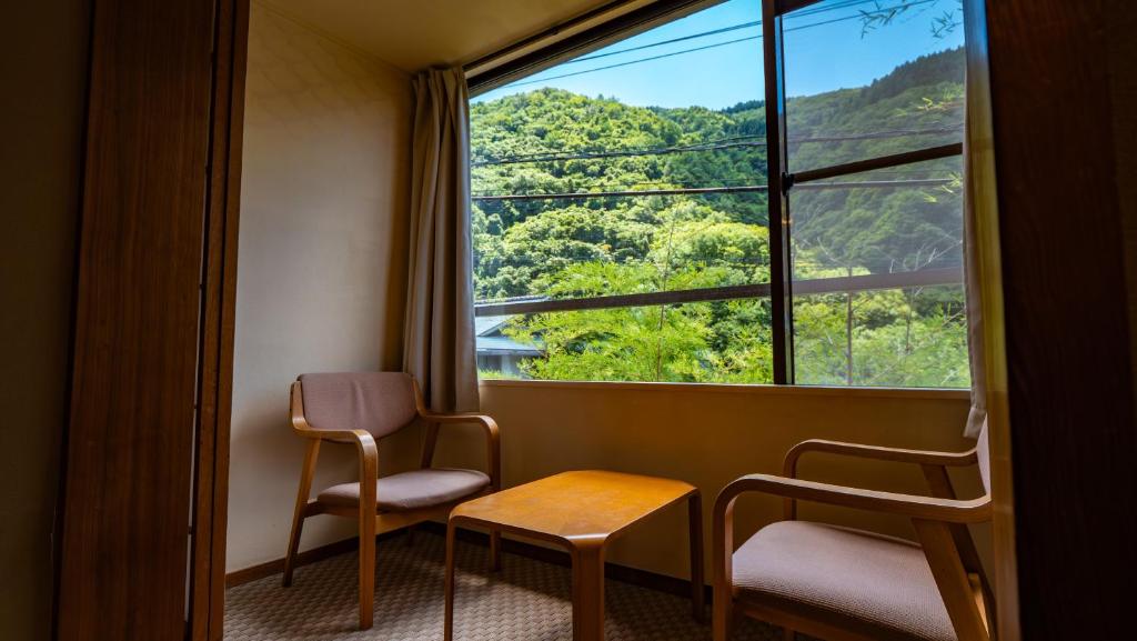 Tojiba Matsukawakan Window Seating Area