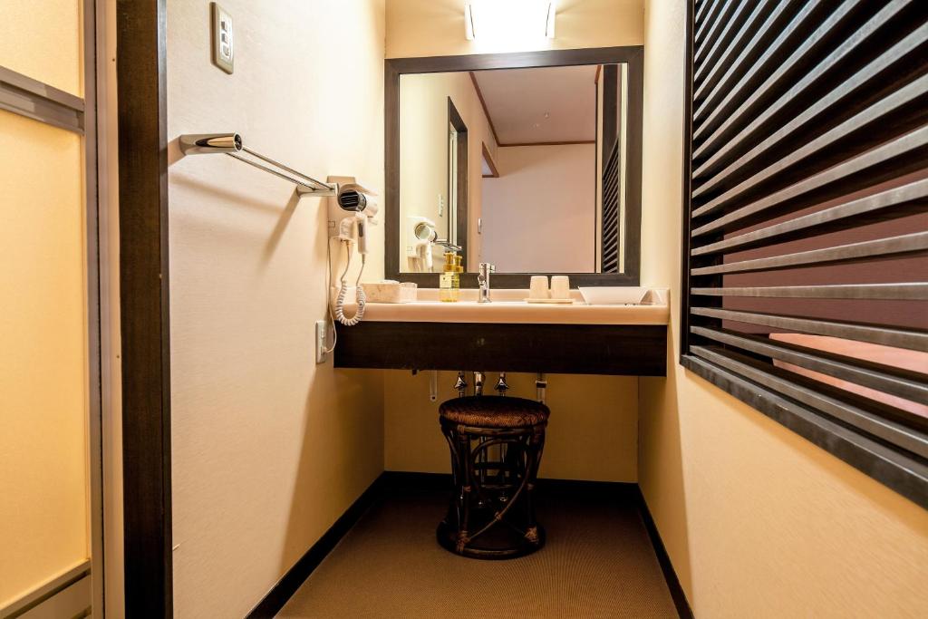 Tokigasane Ryokan Vanity Area