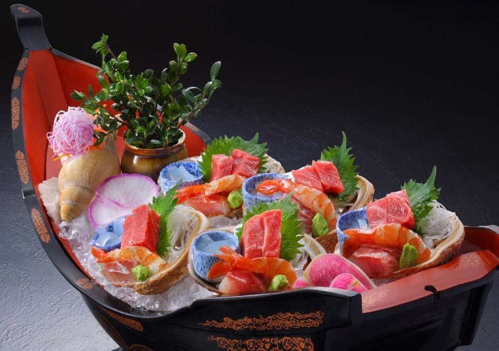 Tokiwa No Yado Hamatoku Sashimi Boat