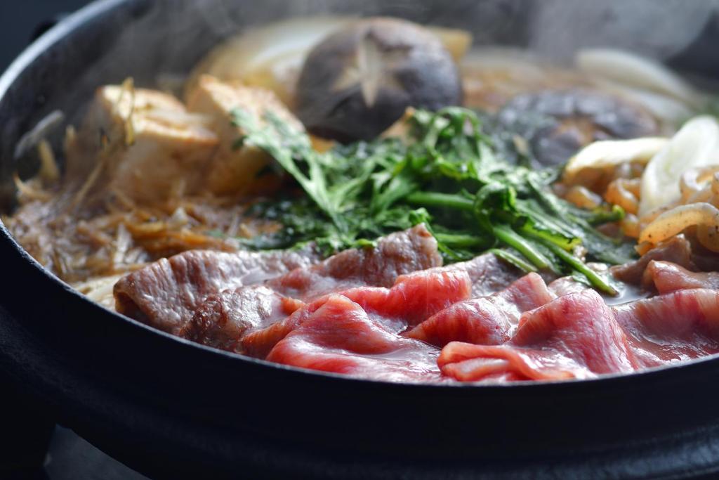 Tokiwasure No Yado Yoshimoto Sukiyaki Hot Pot