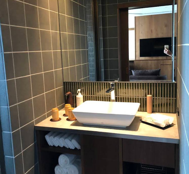 Toriizaki Club Hotel Seafood Modern Bathroom Vanity