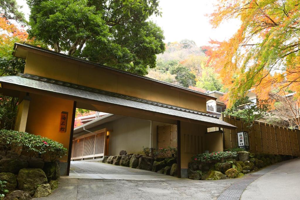 Tsubaki Ryokan Entrance