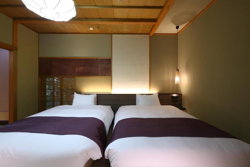 Tsubaki Ryokan Twin Bedroom