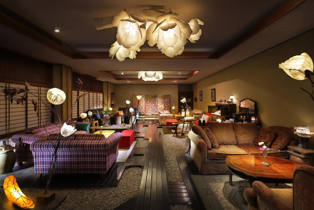 Tsukinoike Ryokan Lounge