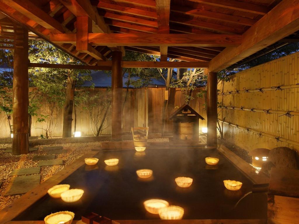 Tsukinoike Ryokan Open Air Onsen