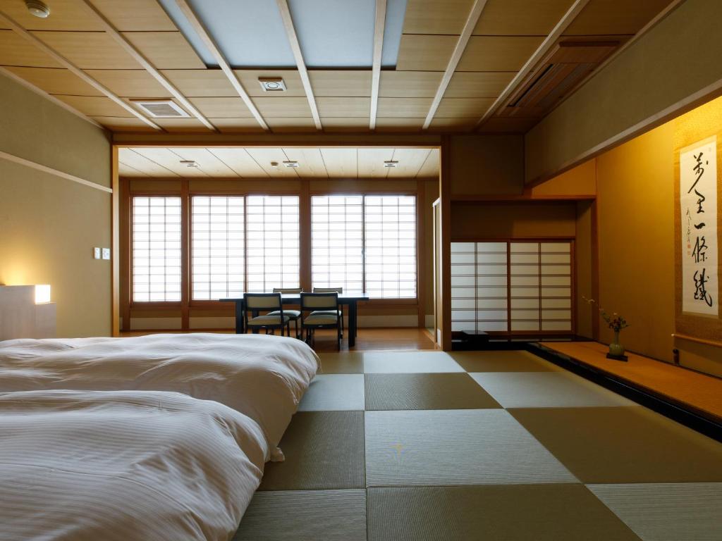 Tsuruya Tatami Room