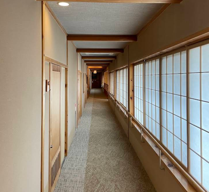 Tsutaya Tokinoyado Kazari Ryokan Hallway
