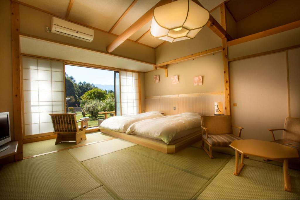Tsutaya Tokinoyado Kazari Tatami Room