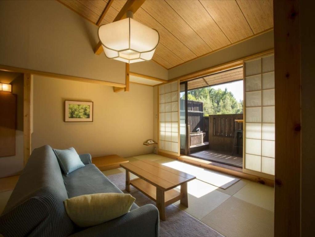 Tsutaya Tokinoyado Kazari Tatami Room