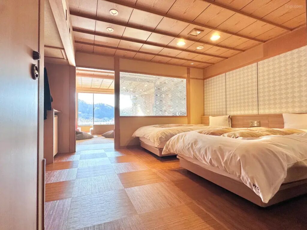 Ubuya Twin Bedroom