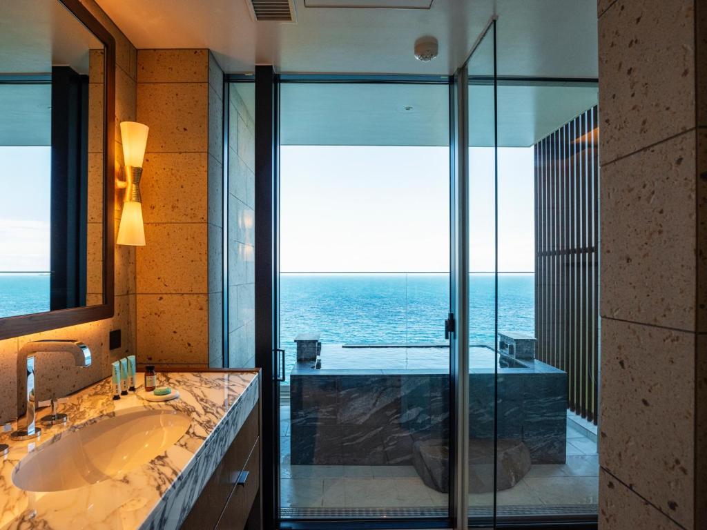 Umito Atami Bettei Ocean View Bathroom
