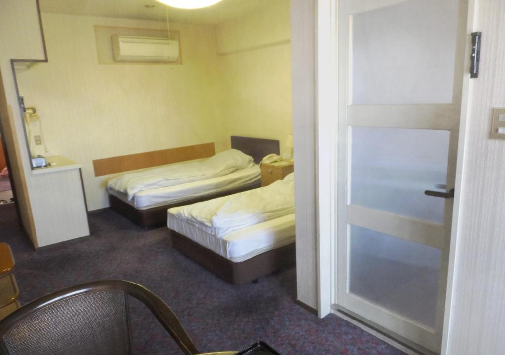 Uomisaki Hotel Twin Room