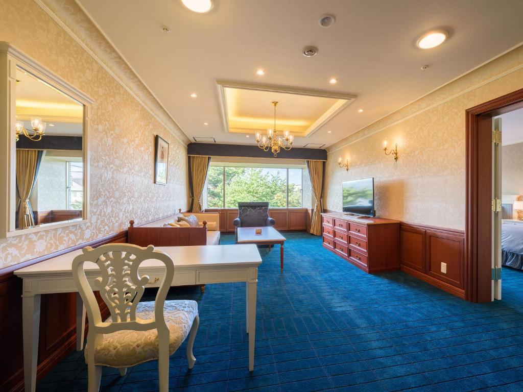 Urabandai Lake Resort Geihinkan Nekoma Rikyu Suite Living Room