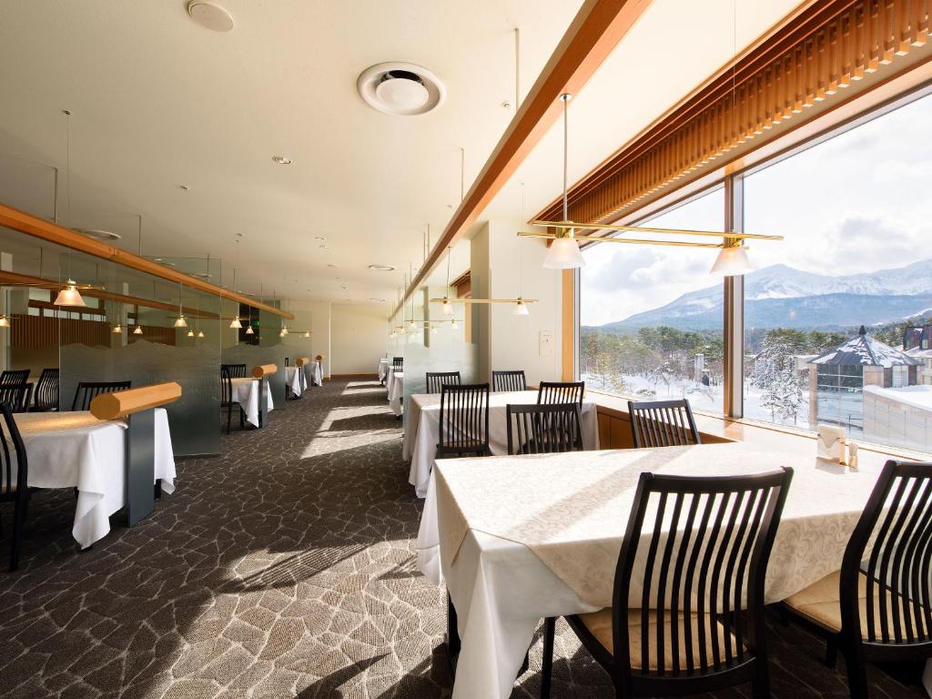 Urabandai Lake Resort Restaurant Mountain View