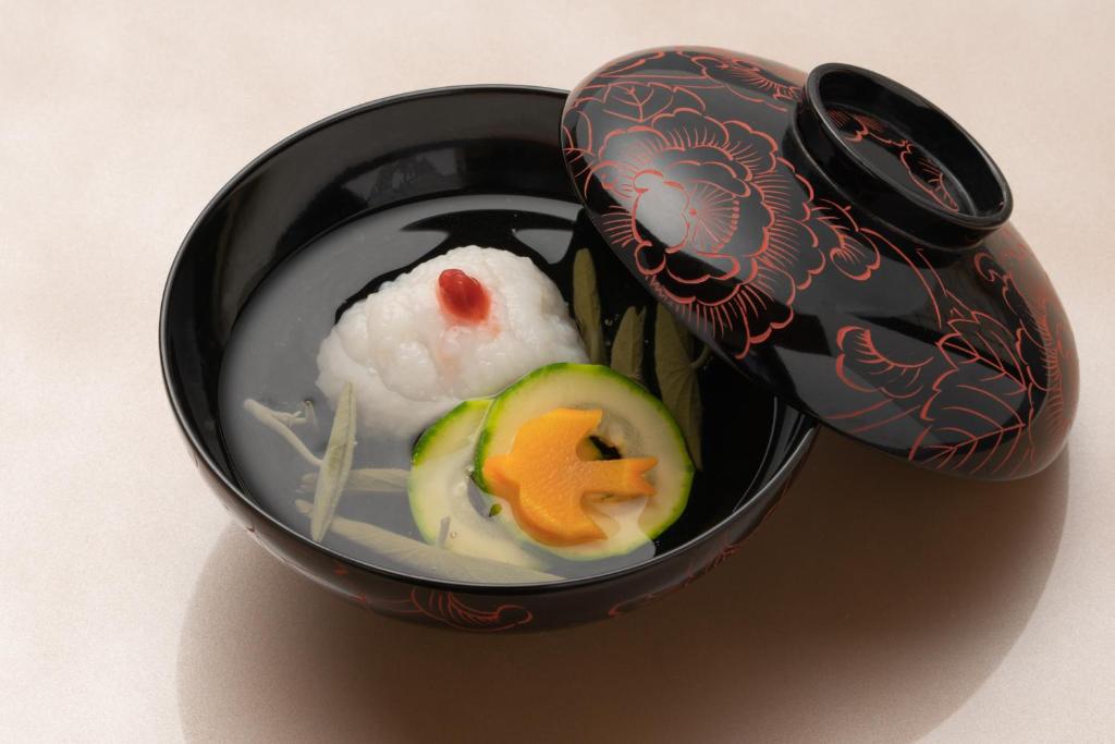Ushiogumo Kaiseki Soup