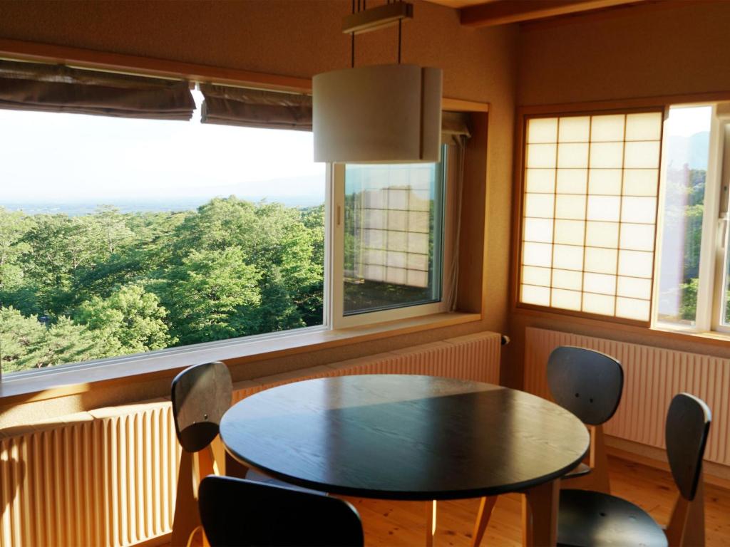 Wakaki Ryokan Room With Forest View