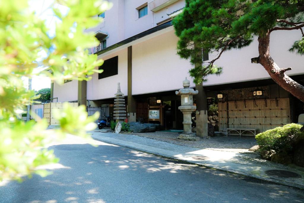 Wakamatsu Hakone Yugawara Entrance
