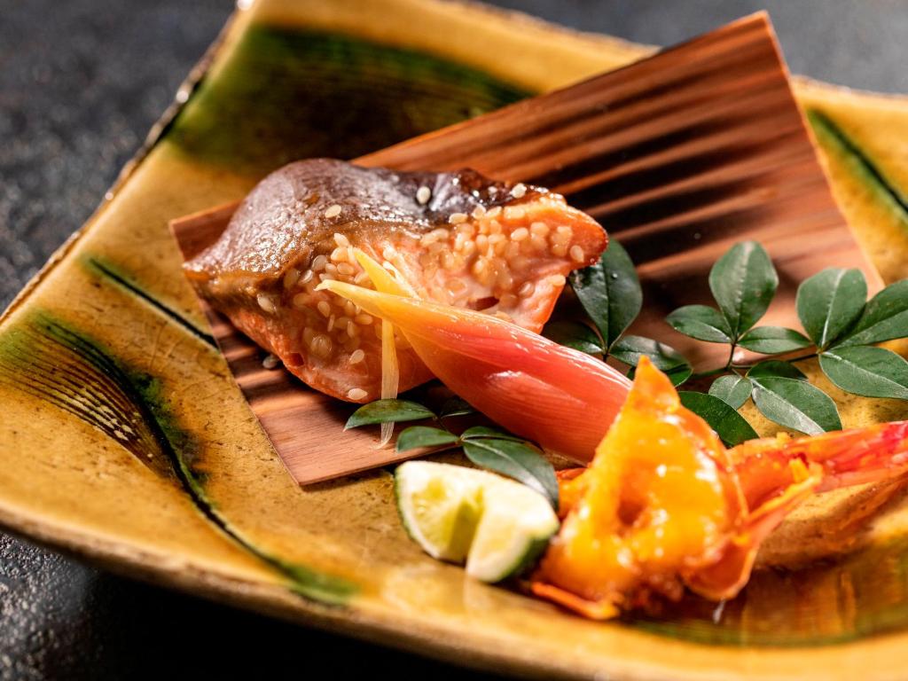 Wakamatsu Hakone Yugawara Kaiseki Dish